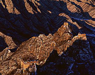 《无主之地4》新秘藏猎人“魔女”和“铁骨战士”介绍